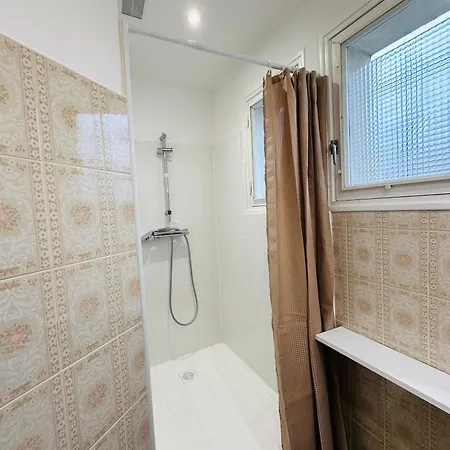 Maison Proche De La Cite Avec Jardin