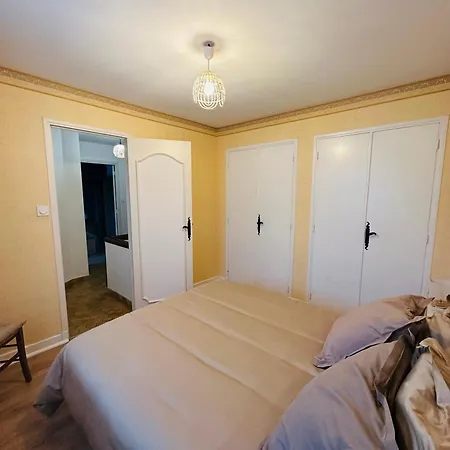 Casa de Férias Maison Proche De La Cite Avec Jardin