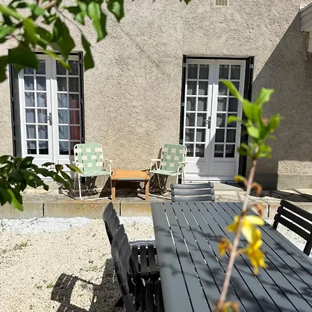 Casa de Férias Maison Proche De La Cite Avec Jardin