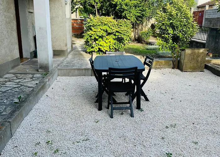 Maison Proche De La Cite Avec Jardin Dom wakacyjny