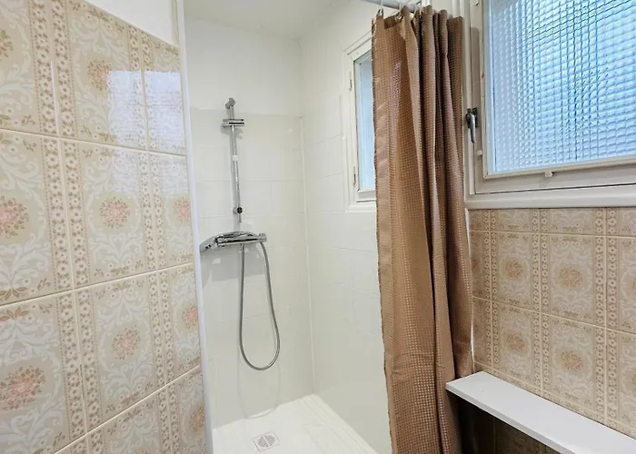 Maison Proche De La Cite Avec Jardin