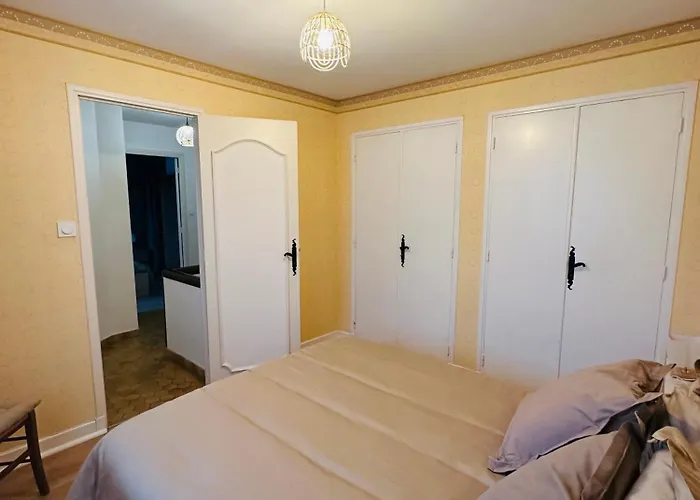 Casa de Férias Maison Proche De La Cite Avec Jardin