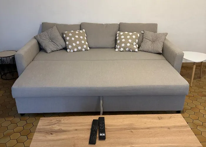 Maison Proche De La Cite Avec Jardin *