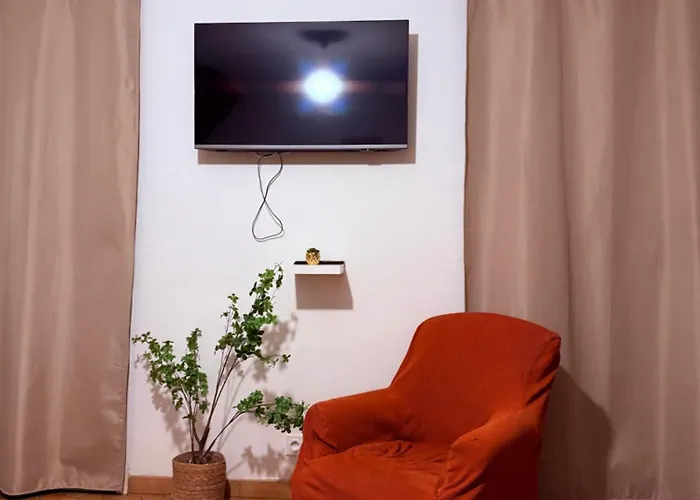 Maison Proche De La Cite Avec Jardin Holiday home *